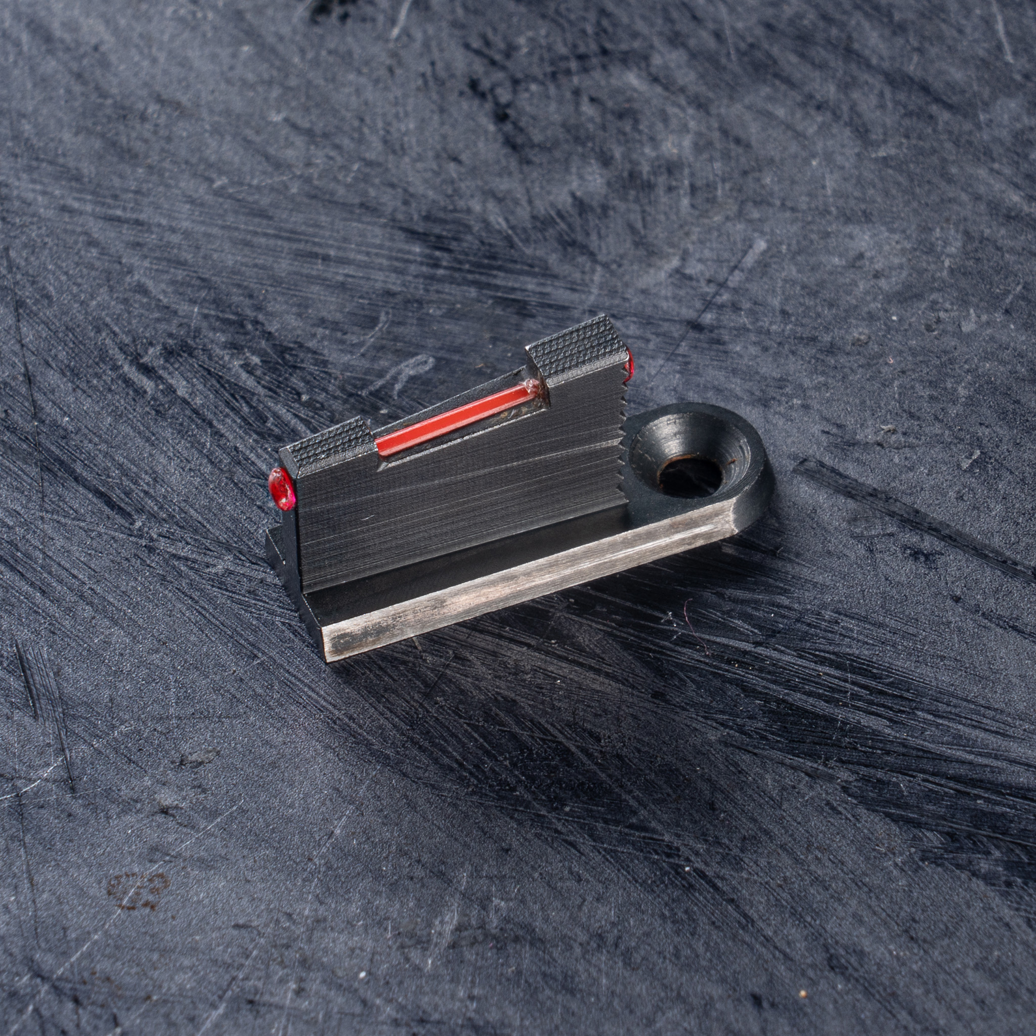 300x125-RED-SLOT slot sight system